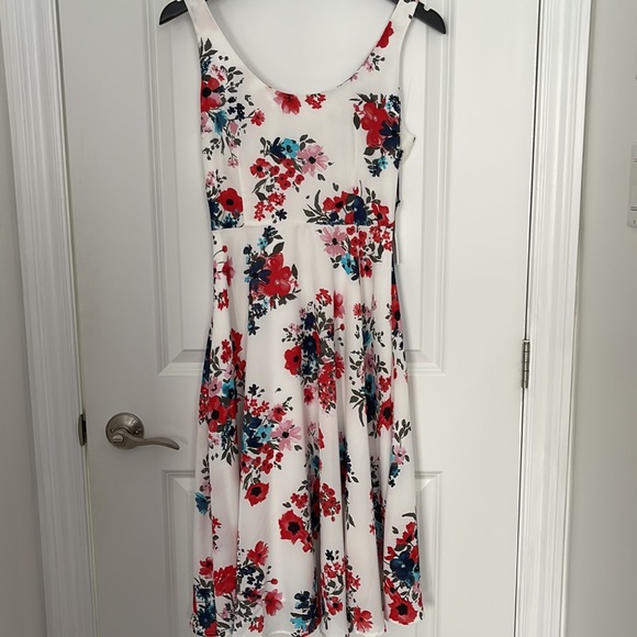 Floral Summer Dress - Picture 2 of 9